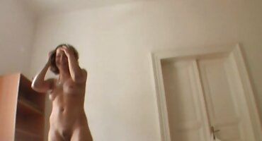 phim sex chị em việt nam Finch Linden tàn nhẫn ôm phim set hoat hinh bí mật từ chồng.